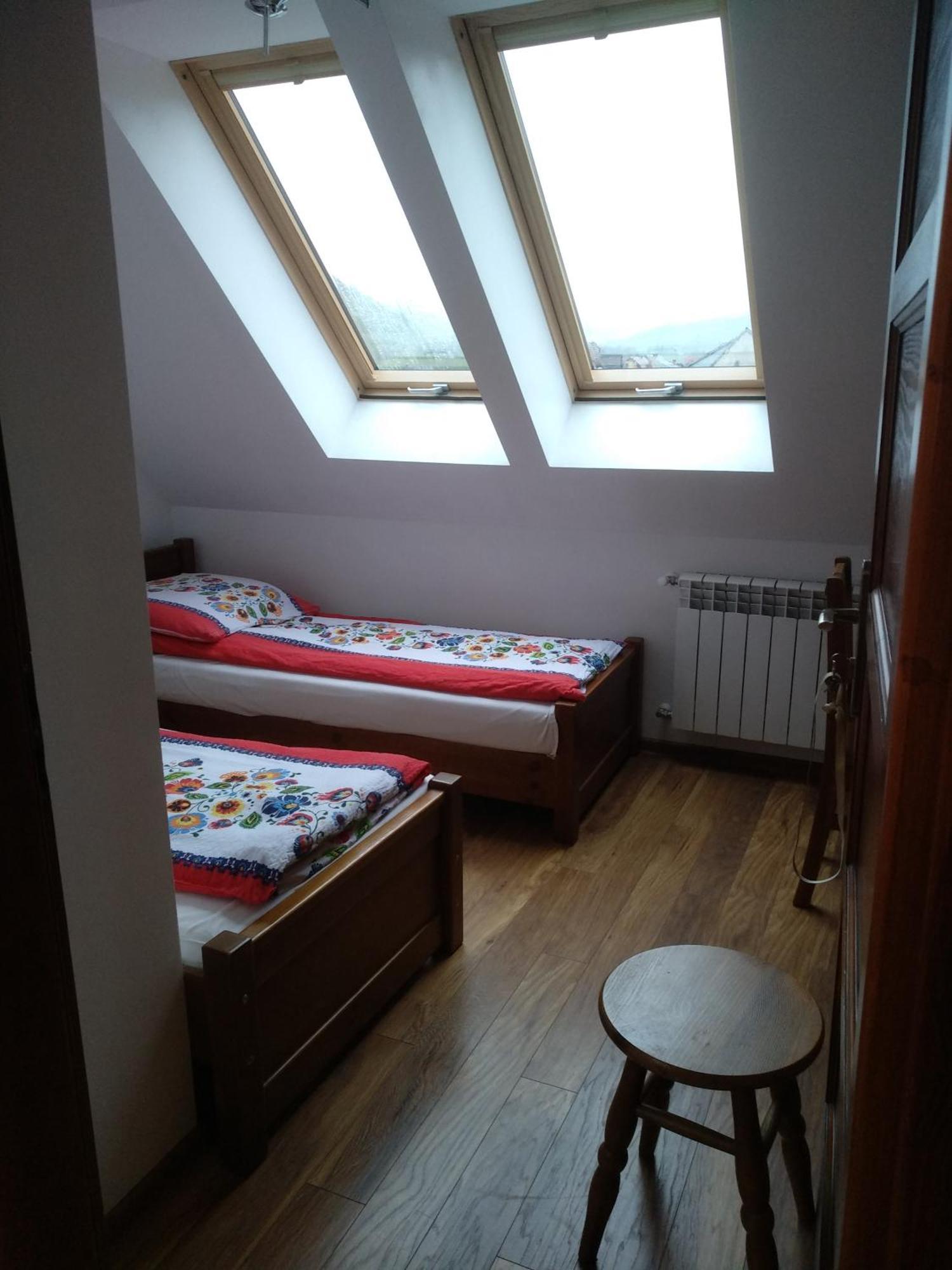 Pokoje Z Aneksami Kuchennymi U Wiktorii Sromowce Nizne Exterior photo